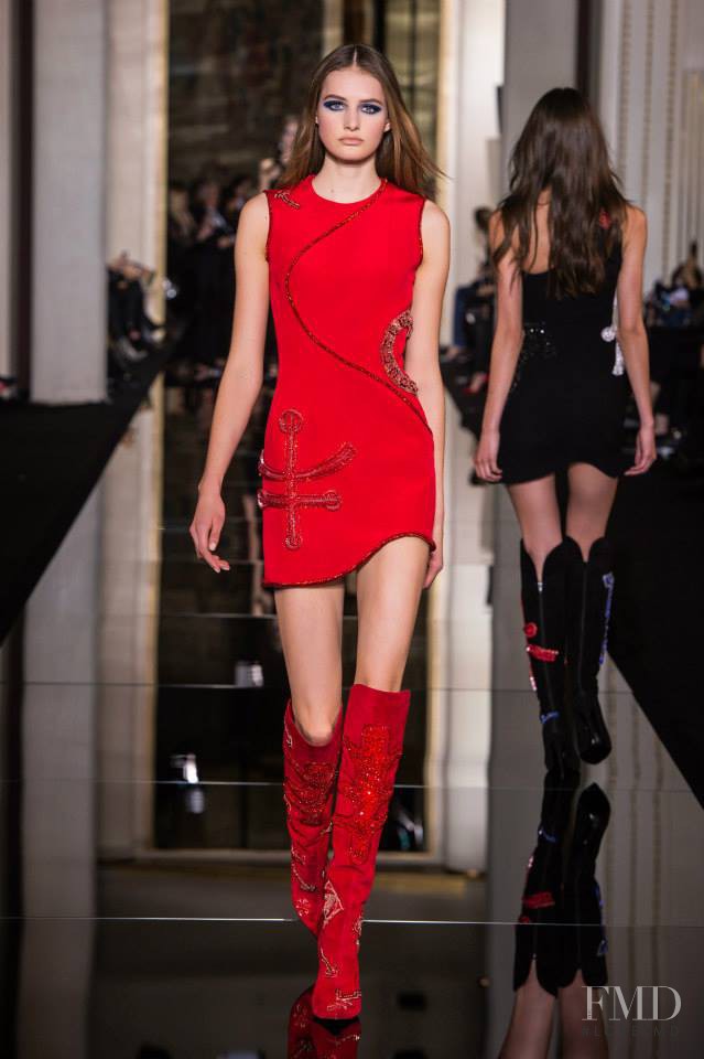 Atelier Versace fashion show for Spring/Summer 2015