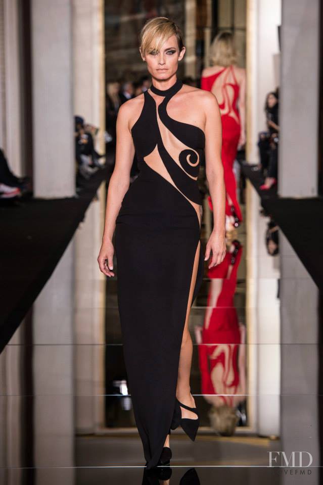 Amber Valletta featured in  the Atelier Versace fashion show for Spring/Summer 2015