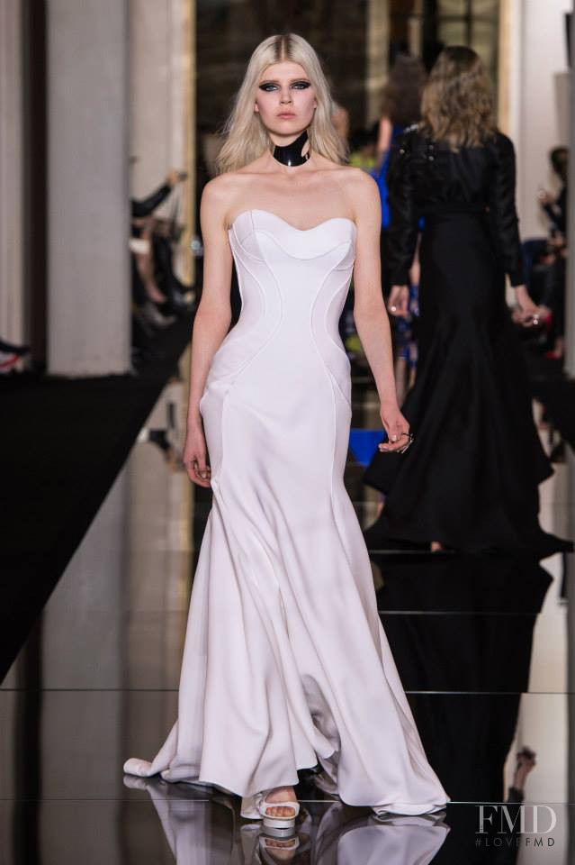 Ola Rudnicka featured in  the Atelier Versace fashion show for Spring/Summer 2015
