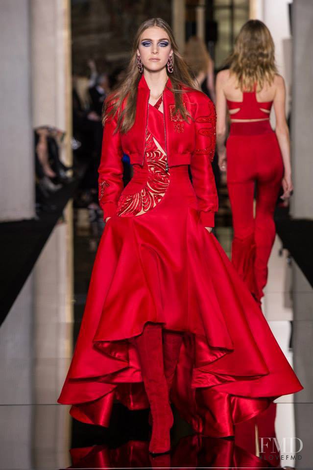Ine Neefs featured in  the Atelier Versace fashion show for Spring/Summer 2015